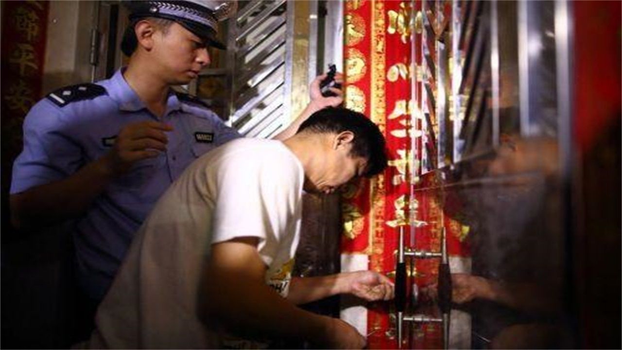 新屯街道请开锁师傅开了锁后，师傅